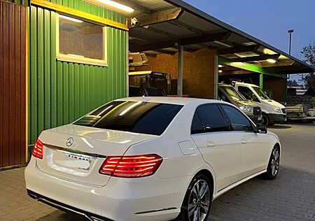 Mercedes-Benz E 350 BlueTEC - 7G Avantgarde Navi LED PDC Euro6