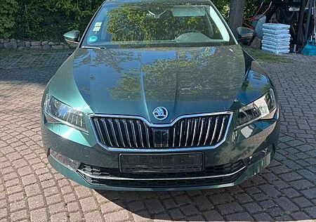 Skoda Superb 2.0 TDI SCR DSG AMBITION COMBI AMBITION