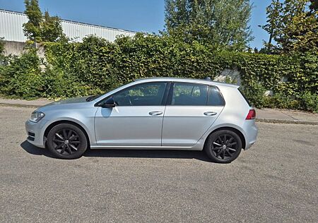 VW Golf Volkswagen VII Lim. Trendline BMT
