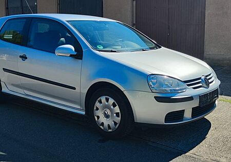 VW Golf Volkswagen 1.6 Trendline Trendline Klima TÜV 05/27