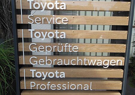 Toyota Pro Ace Proace City Verso 1.2 Turbo L1 Automatik Team D