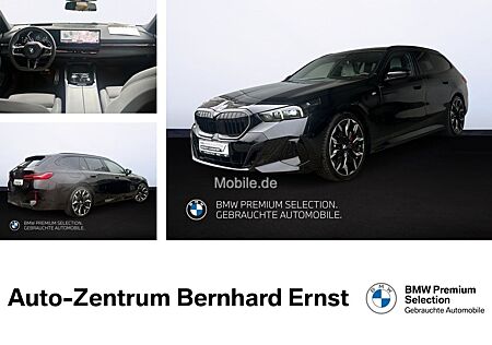 BMW 520d xDrive Tou M Sport AHK Standhz.Pano B&W