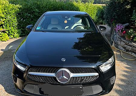Mercedes-Benz A 160 , Weißes Leder, MBUX, Neuer TÜV