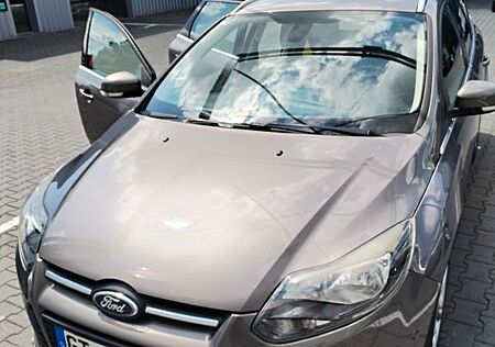 Ford Focus 1,6TDCi 85kW DPF Champions Edition Cha...