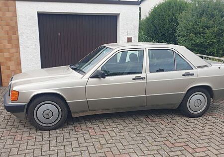 Mercedes-Benz 190 E