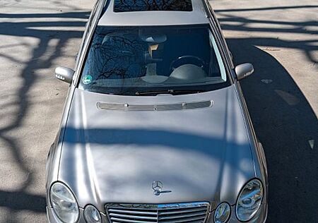 Mercedes-Benz 220