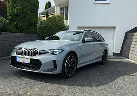 BMW 330 e M-Paket, H&K, AHK, Garantie 2028 uvm.