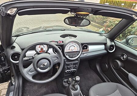Mini One Cabrio in schwarz mit Klima