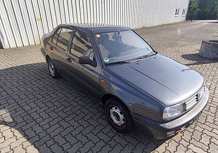 VW Vento Volkswagen 1.8 55kW CL CL