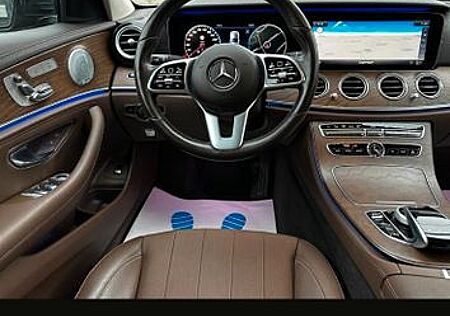 Mercedes-Benz E 220 d Autom. -