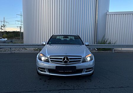 Mercedes-Benz C 250 Lim. *Aut., NAVI, SITZHZG, WENIG KM*