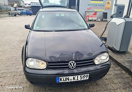 VW Golf Volkswagen 1.6 Benzin.