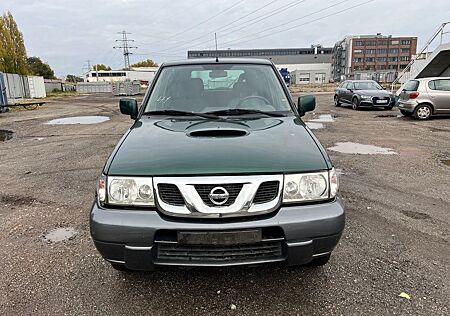 Nissan Terrano Elegance 2.7 TD Intercooler