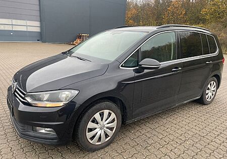 VW Touran Volkswagen 1.4 150PS Comfortline BMT 52401
