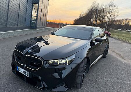BMW M5 4.4 V8 xDrive* Garantie* NAP Abgas B&W
