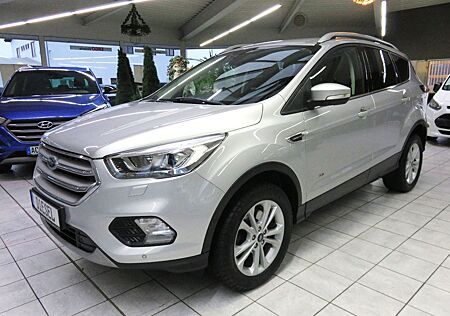 Ford Kuga Titanium*Navi*AZV*beh. Scheibe/Lenkrad*