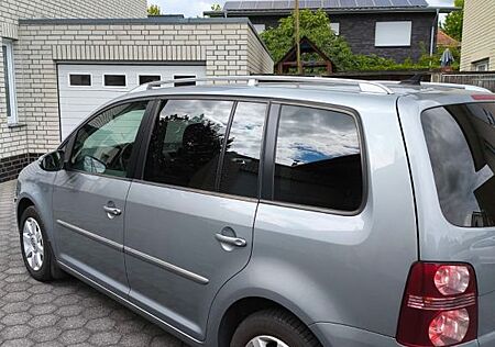 VW Touran Volkswagen 2.0 TDI Highline, Grau Metallic