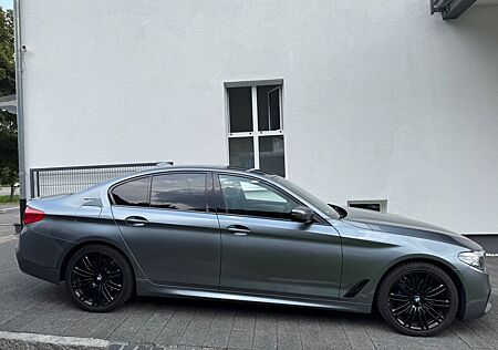 BMW 530e iPerformance M-Paket Leder Navi