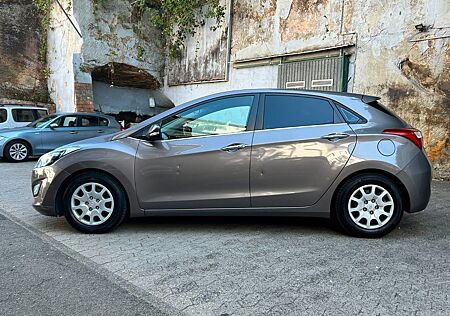 Hyundai i30 Trend*Automatik*Navi*