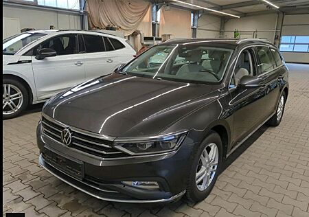 VW Passat Variant Volkswagen Passat Var. Elegance/Head Up/Memory/IQ Light/H&K