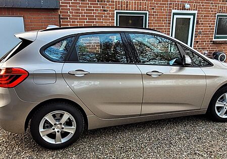 BMW 218i Active Tourer - Tüv-Service 10/2025 erl. !