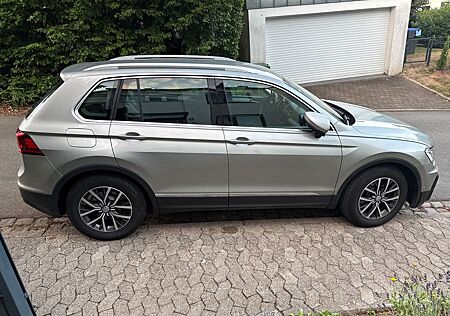 VW Tiguan Volkswagen 2.0 TDI SCR BMT Comfortline Comfortline