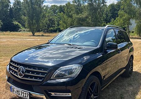 Mercedes-Benz ML 350 4MATIC - AMG-Paket