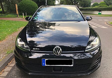 VW Golf Volkswagen 2.0 TDI DSG GTD Sport&Sound Paket