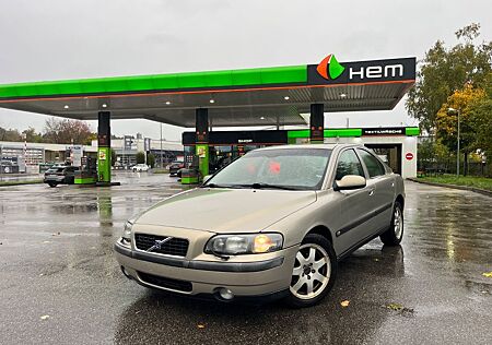 Volvo S60 gebraucht kaufen Volvo S60 2.5T AWD Comfort AUTOMATIK