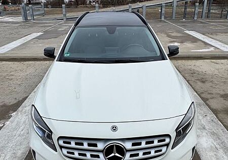 Mercedes-Benz GLA 200 d 4MATIC DCT -