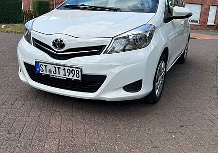 Toyota Yaris 1,33-l-Dual-VVT-i Multidrive S Life Life