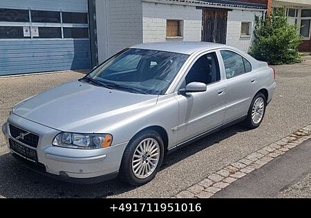 Volvo S60 Lim. 2.4 D Kinetic RollSTUHLUMBAU