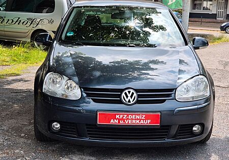 VW Golf Volkswagen V Lim. United