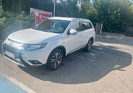 Mitsubishi Outlander 2.0 MIVEC Spirit ClearTec 2WD CVT ...