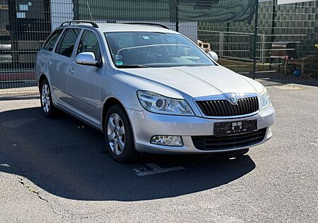 Skoda Octavia 1.6 MPI Elegance Combi Elegance mit LPG