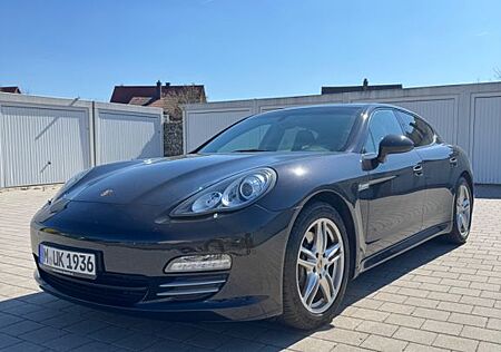 Porsche Panamera 4-TÜV neu*Automat*Leder*Vollaust*8fach