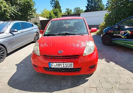 Daihatsu Sirion 1.0 -