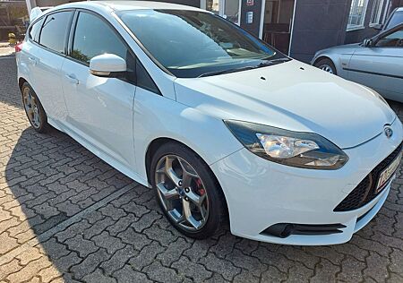 Ford Focus Lim. ST Klimatronic Leder Sport Paket