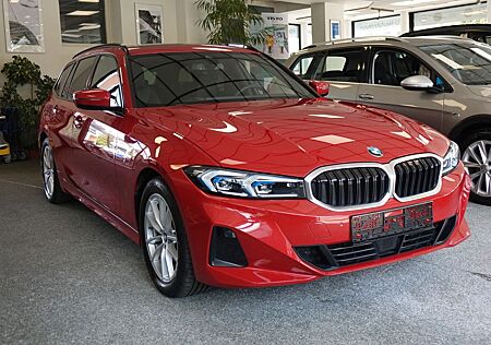BMW 318 d Touring+AHK+Pano+STHZ+H/K+ACC+Sportsitze+