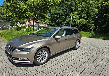 VW Passat Volkswagen pano/ Scheckheft Lückenlos/vollausstattu