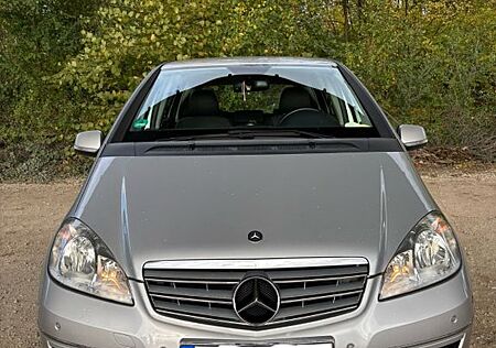 Mercedes-Benz A 180 AVANTGARDE BlueEFFICIENCY AVANTGARDE