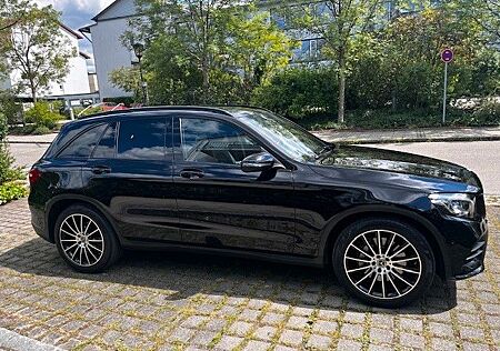 Mercedes-Benz GLC 250 4MATIC - AMG Design / PANO