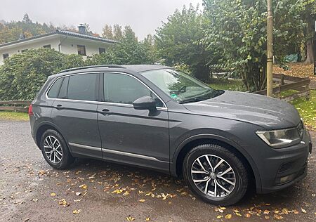 VW Tiguan Volkswagen Comfortline 2.0 TDI,DSG,1-Hand