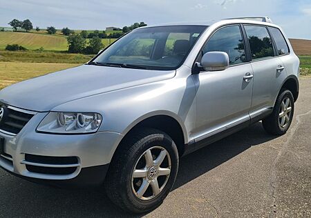 VW Touareg Volkswagen R5 2.5l TDI 2HAND SHZ KLIMA AHK TÜV