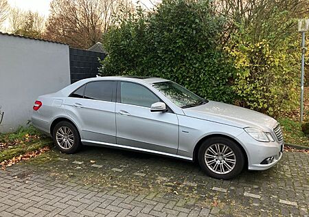 Mercedes-Benz E 250 CDI 4MATIC BlueEFF. ELEGANCE Automatik