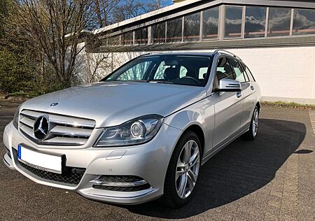 Mercedes-Benz C 180 C180 T AVANTGARDE XENON ILS NAV CarPlay PDC SHZ