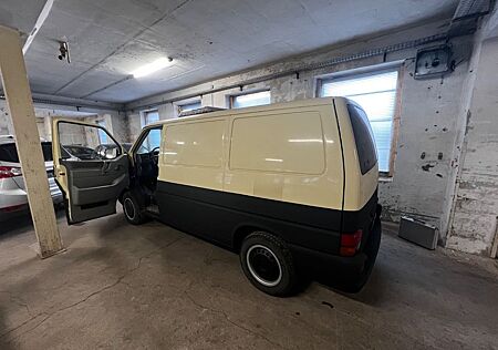 VW T4 Volkswagen Bus, 102 PS, 2,5 tdi - Camper Ausbau