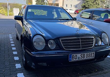 Mercedes-Benz 240