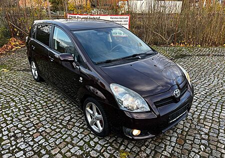 Toyota Corolla Verso 2.2-l-D-CAT 7-Sitzer