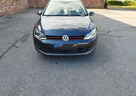 VW Golf Volkswagen 1.2 TSI BMT LOUNGE